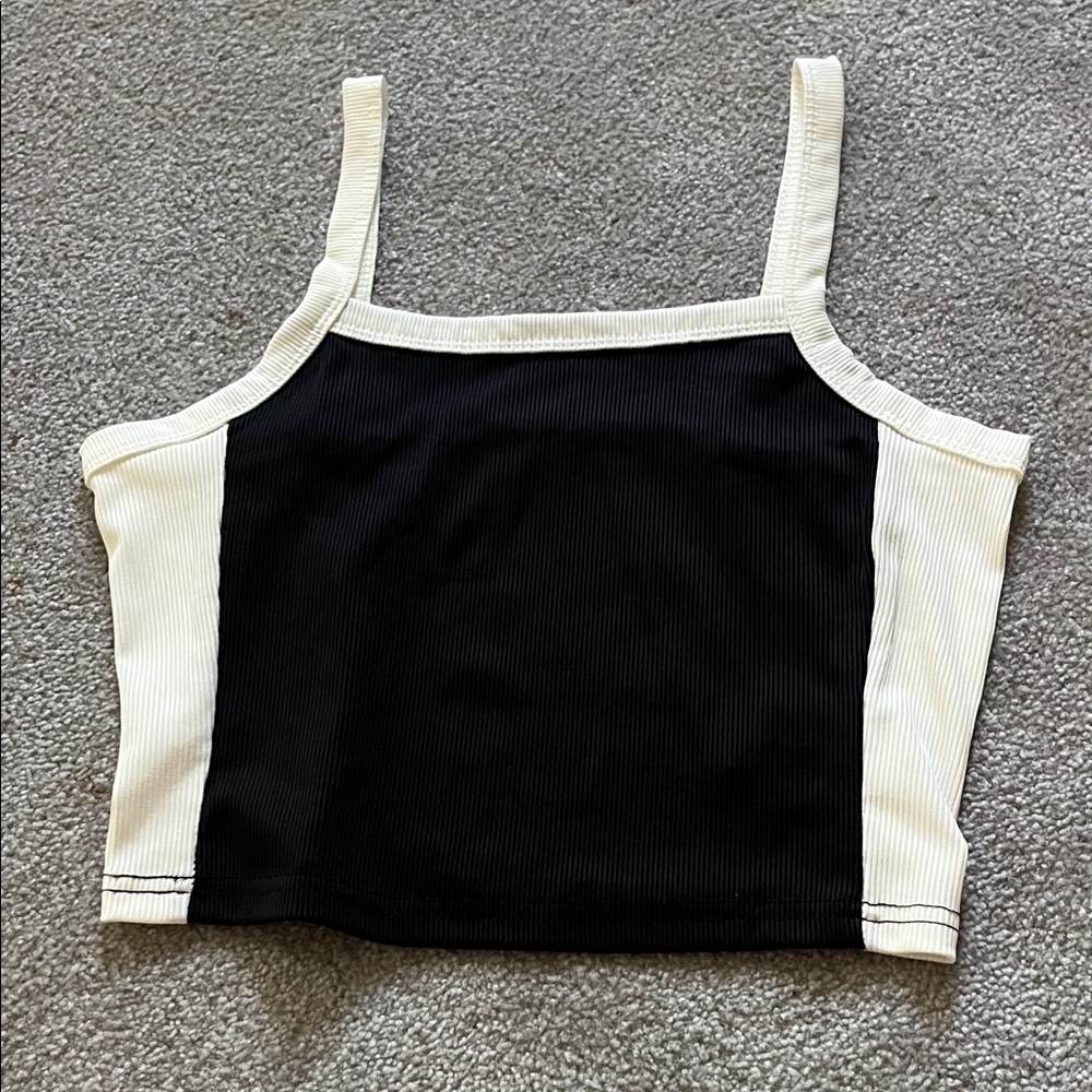 Black and White Ribbed Women's Top